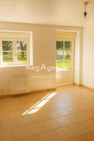 Maison à AMBRIERES-LES-VALLEES, 53300 - 6 pièces 146m²