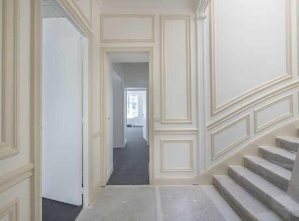 Bureaux à louer dans hôtel particulier à Clichy jardin privatif et parkings
