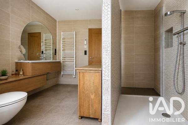 Maison à vendre 8 pièces 261 m² Le Vaumain