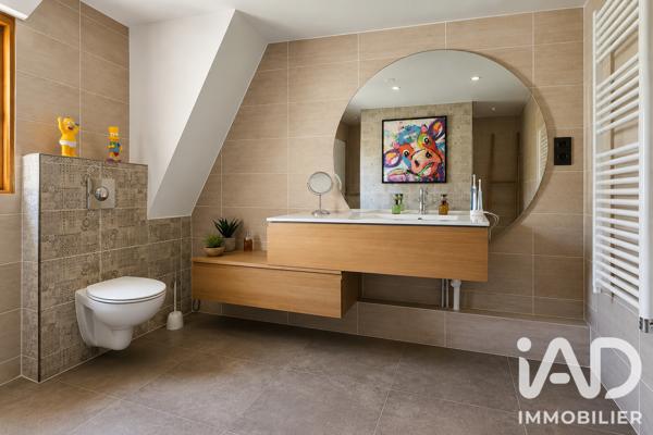 Maison à vendre 8 pièces 261 m² Le Vaumain