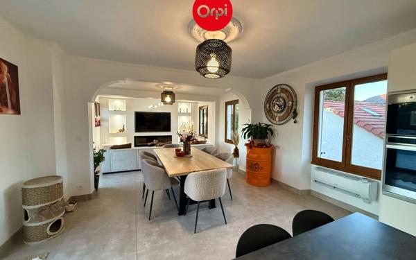 Appartement à vendre    5 pièces • 118 m2 Coublevie