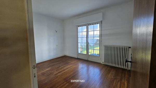 Tonneins (47400) Plain pied 3 chambres, jardin arboré et potager, puits, garage et dépendances proximité des commerces