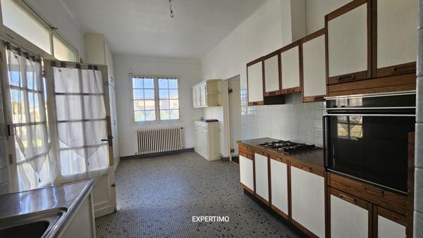 Tonneins (47400) Plain pied 3 chambres, jardin arboré et potager, puits, garage et dépendances proximité des commerces