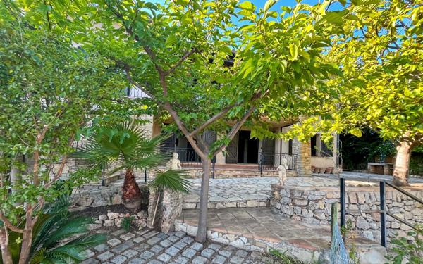 Maison à vendre    5 pièces • 220 m2 La Valette-du-Var