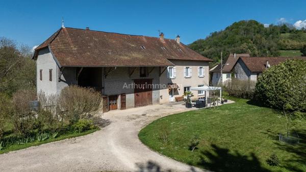 Vente Maison 7 pièces 180 m2 à Saint-Genix-les-Villages