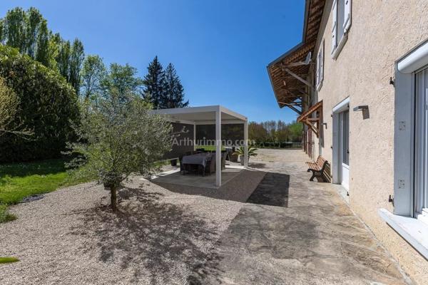 Vente Maison 7 pièces 180 m2 à Saint-Genix-les-Villages