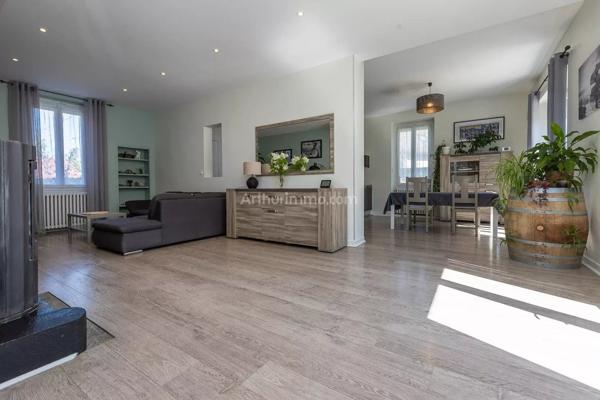 Vente Maison 7 pièces 180 m2 à Saint-Genix-les-Villages