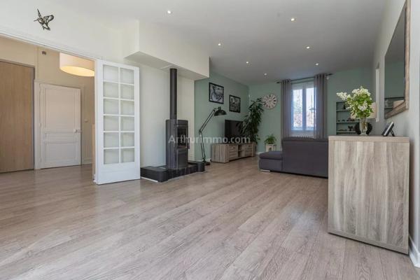 Vente Maison 7 pièces 180 m2 à Saint-Genix-les-Villages