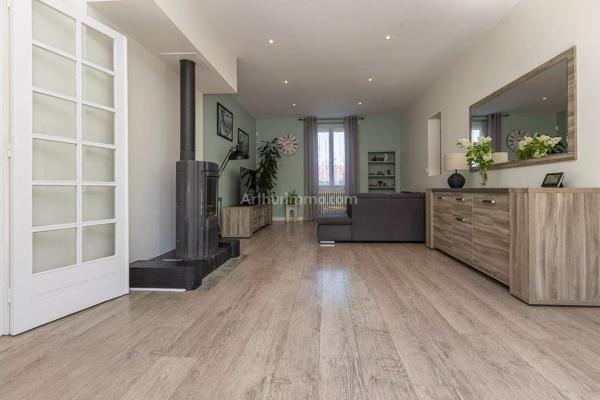 Vente Maison 7 pièces 180 m2 à Saint-Genix-les-Villages