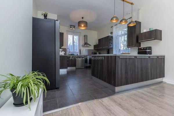 Vente Maison 7 pièces 180 m2 à Saint-Genix-les-Villages