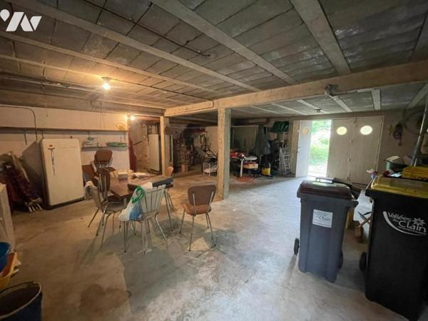 A vendre à VIVONNE, Un pavillon sur sous-sol au sein d'un terrain de 910m²