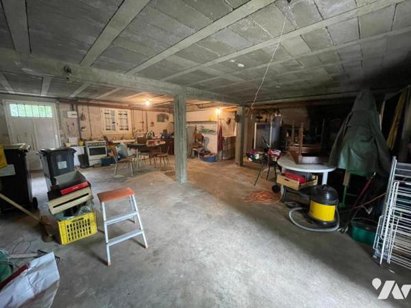 A vendre à VIVONNE, Un pavillon sur sous-sol au sein d'un terrain de 910m²
