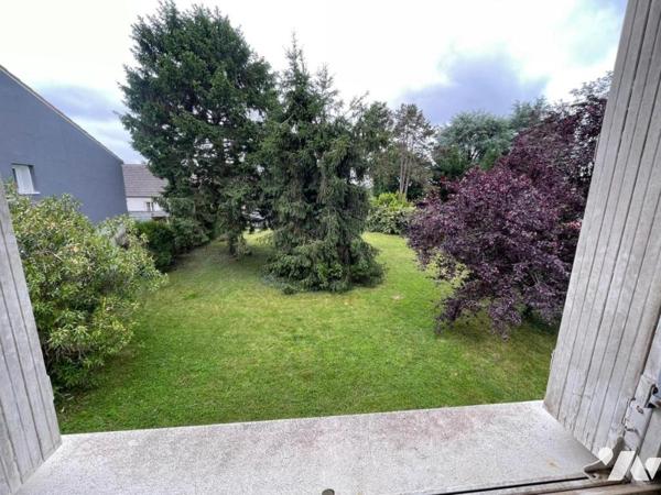A vendre à VIVONNE, Un pavillon sur sous-sol au sein d'un terrain de 910m²