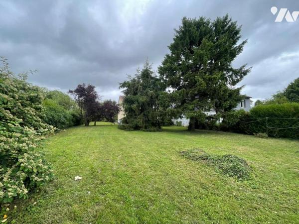 A vendre à VIVONNE, Un pavillon sur sous-sol au sein d'un terrain de 910m²