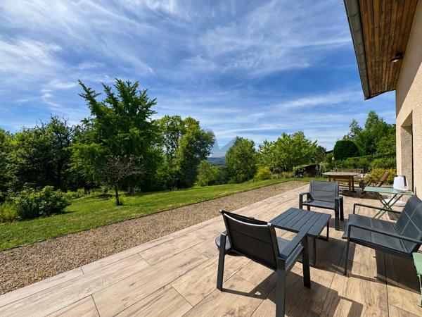 Maison familiale de 205 m² dans un environnement privilégié à Limonest