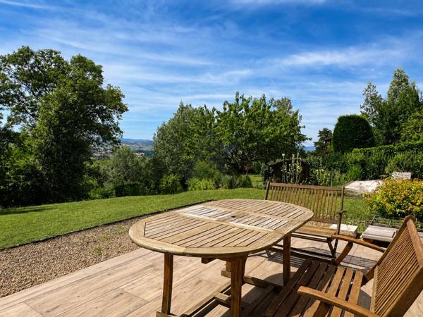 Maison familiale de 205 m² dans un environnement privilégié à Limonest