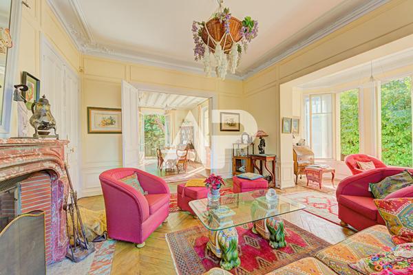Maison Rueil Malmaison 8 pièce(s) 215 m2 1 595 000 € **  - Référence  20127