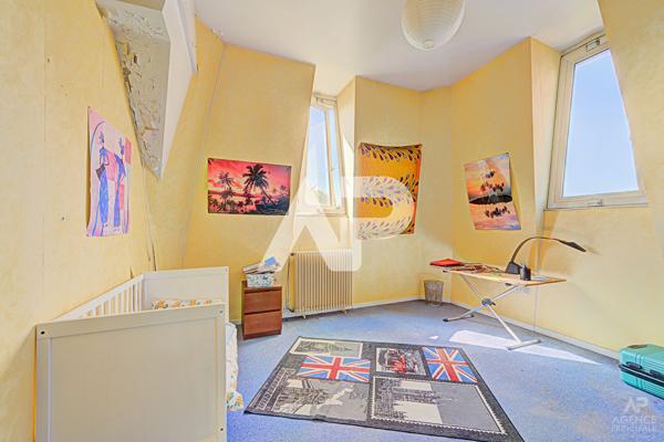 Maison Rueil Malmaison 8 pièce(s) 215 m2 1 595 000 € **  - Référence  20127