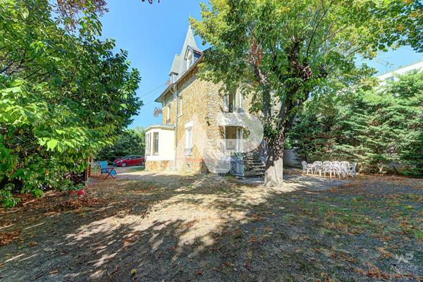 Maison Rueil Malmaison 8 pièce(s) 215 m2 1 595 000 € **  - Référence  20127