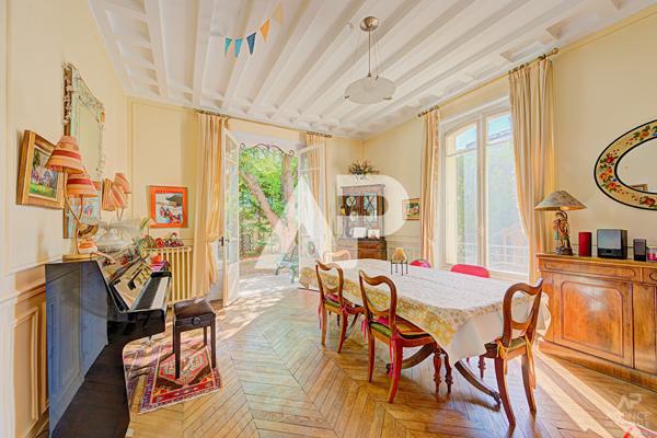 Maison Rueil Malmaison 8 pièce(s) 215 m2 1 595 000 € **  - Référence  20127