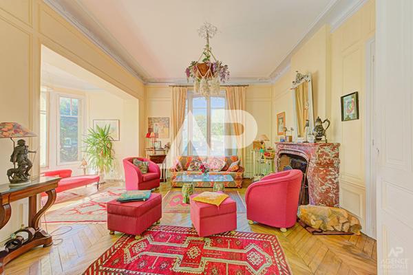 Maison Rueil Malmaison 8 pièce(s) 215 m2 1 595 000 € **  - Référence  20127