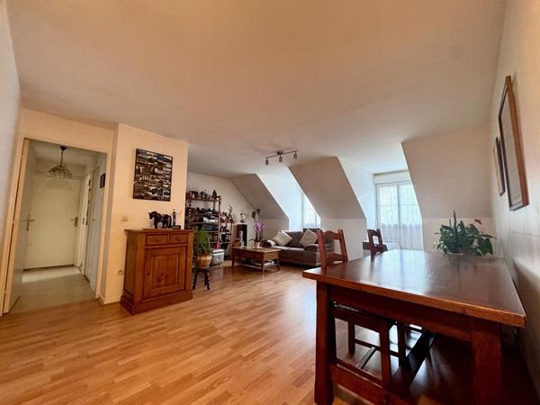 Appartement 3 pièces à vendre à Villepreux 242 000 € **  - Référence  8251