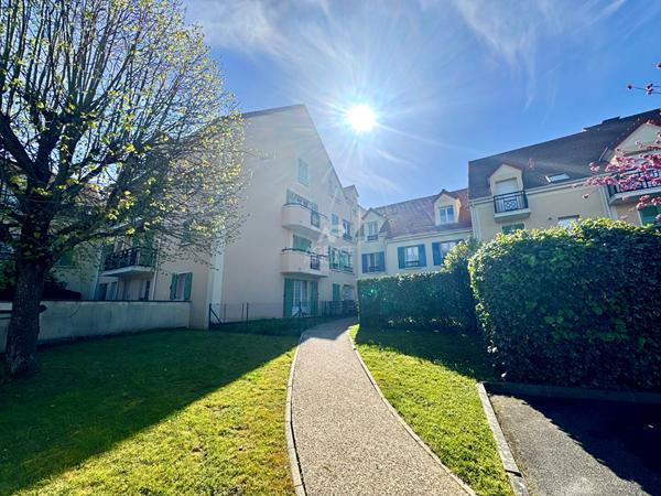 Appartement 3 pièces à vendre à Villepreux 242 000 € **  - Référence  8251