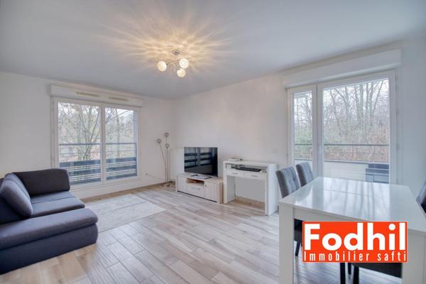 Appartement 2 pièces de 66 m² avec cave et parking.