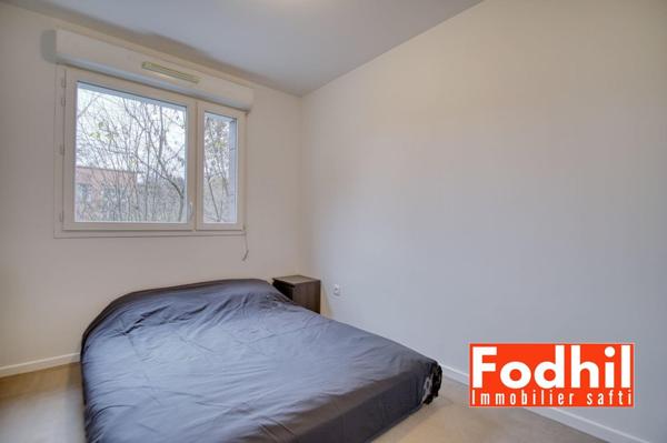 Appartement 2 pièces de 66 m² avec cave et parking.