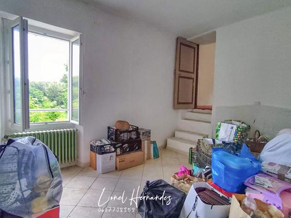 Molières-Sur-Cèze (30410). Ensemble immobilier de 195m² avec beaucoup de potentiel