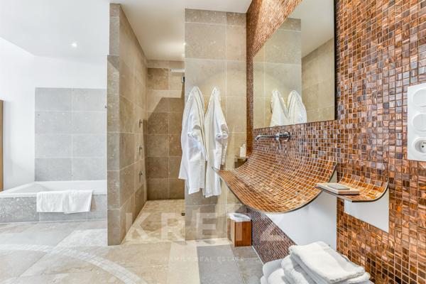 RARE ! Lectoure – Hôtel particulier du XVIIe siècle avec jardin et piscine