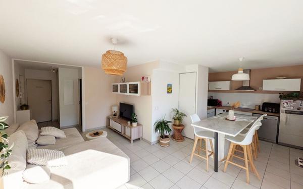 Appartement à vendre    3 pièces • 61 m2 Morières-lès-Avignon