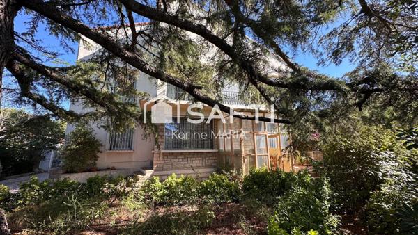 13400 - AUBAGNE - Maison de 223 m2 avec 4 chambres, 1 garage et 3 garages loués !