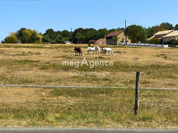 Terrain à Lalinde, 24150 - 6760m²