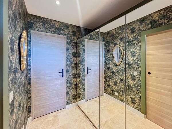 Cavaillon (84300) À Cavaillon, maison 9 pièces piscine et terrain de 1090 m2