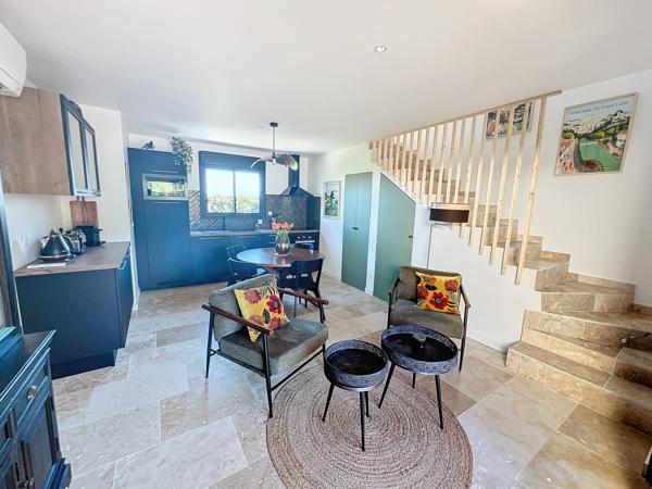 Cavaillon (84300) À Cavaillon, maison 9 pièces piscine et terrain de 1090 m2