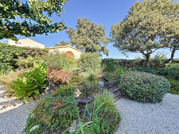 Cavaillon (84300) À Cavaillon, maison 9 pièces piscine et terrain de 1090 m2