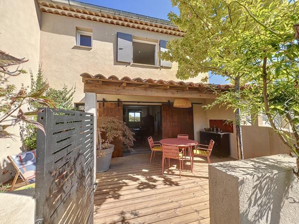 Cavaillon (84300) À Cavaillon, maison 9 pièces piscine et terrain de 1090 m2