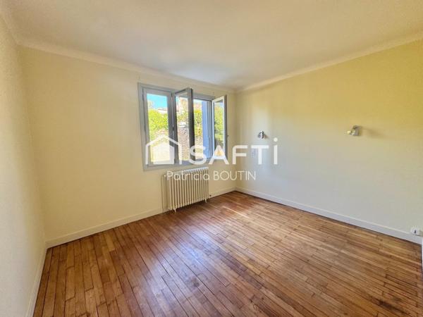 MAISON DE VILLAGE 3 CHAMBRES GARAGE ET JARDIN A CHAMPDENIERS !