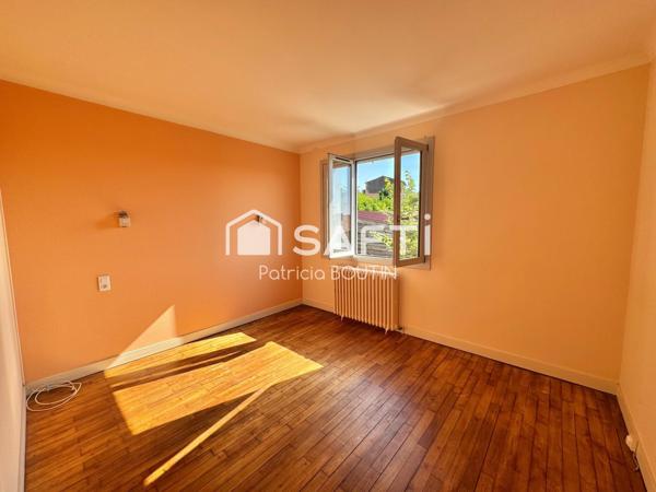 MAISON DE VILLAGE 3 CHAMBRES GARAGE ET JARDIN A CHAMPDENIERS !