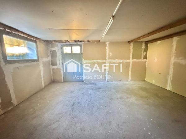 MAISON DE VILLAGE 3 CHAMBRES GARAGE ET JARDIN A CHAMPDENIERS !