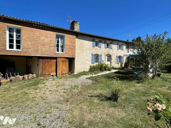 Proche de Marciac (8min) Maison ancienne (mitoyenne) au calme sur 4491m² de terrain.