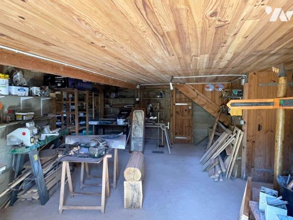 Proche de Marciac (8min) Maison ancienne (mitoyenne) au calme sur 4491m² de terrain.