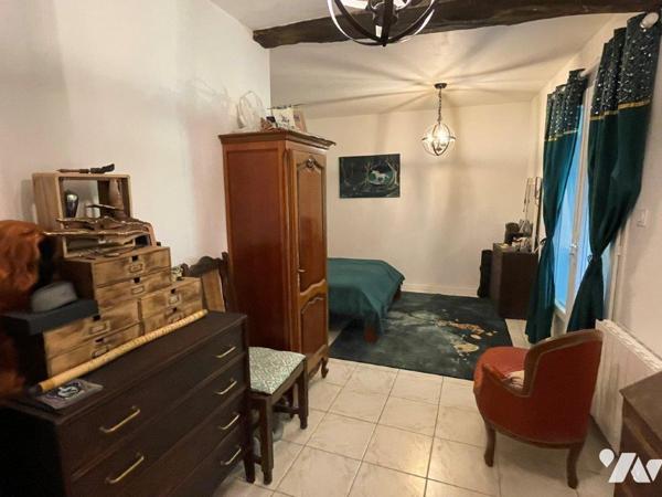 Proche de Marciac (8min) Maison ancienne (mitoyenne) au calme sur 4491m² de terrain.