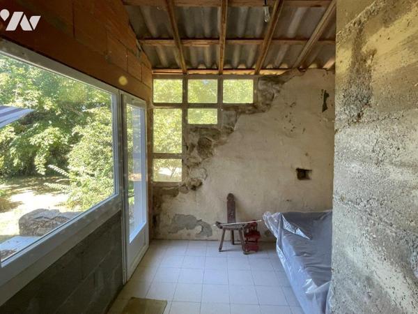 Proche de Marciac (8min) Maison ancienne (mitoyenne) au calme sur 4491m² de terrain.