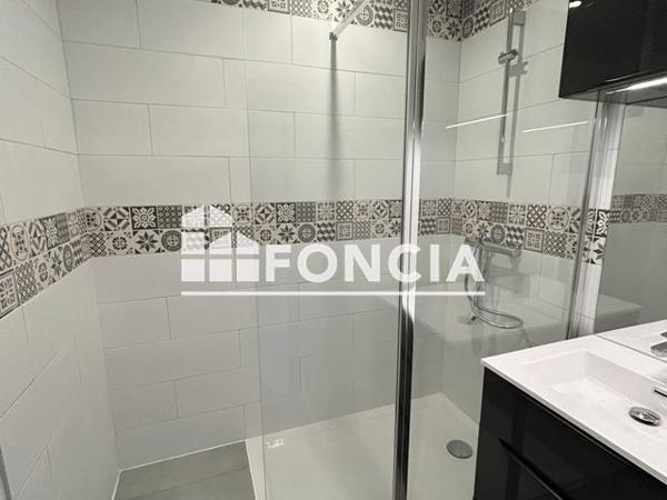 Location Appartement 2 pièces 46.9 m² - 45 RUE SEGUIER Nimes 30000