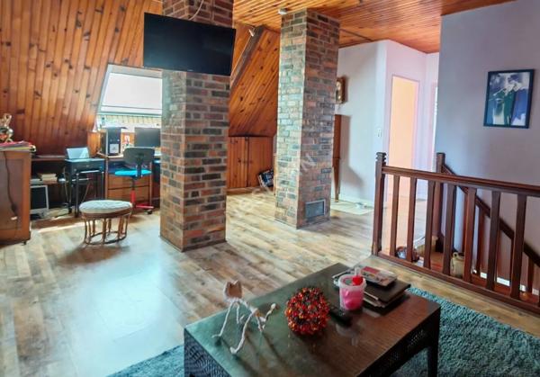 Maison de 7 pieces a Ploermel (56800)