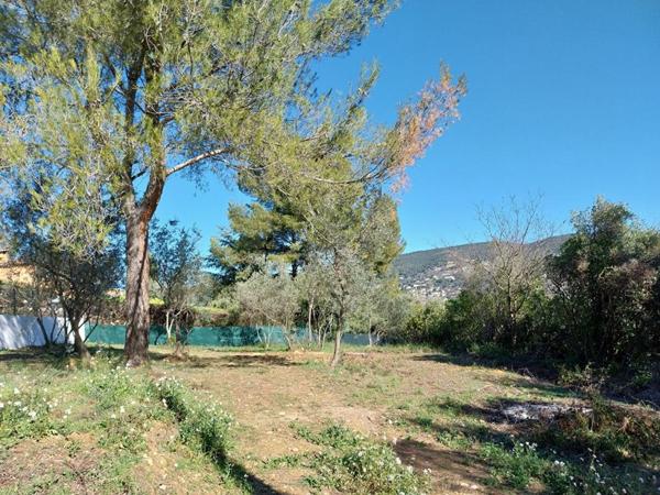 Terrain Draguignan 800m2