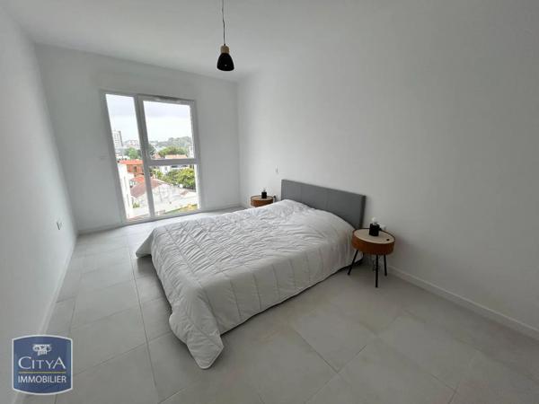 Location appartement 3 pièces de 77.09m²