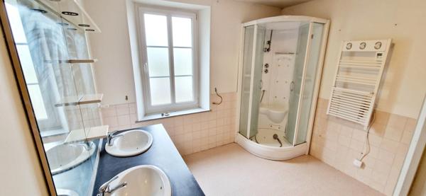 EXCLUSIVITE!! Maison en pierre – de 135 m², 3 chambres + bureau – À 5 min de Saint-Lô – Idéal investisseur / premier achat